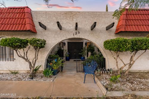 125 Lakeview Dr, Palmdale, CA, 93551-7932 | Card Image