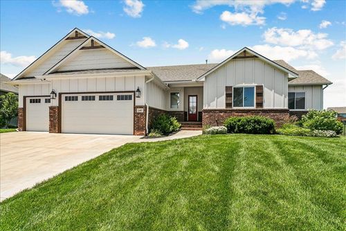 2407 N Lakeside Cir, Andover, KS, 67002-8060 | Card Image
