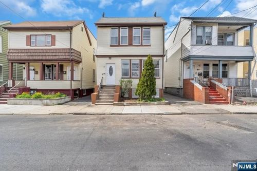 89 Schley St, Newark, NJ, 07112-1115 | Card Image