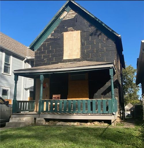 423 Hardesty Ave, Kansas City, MO, 64124-2217 | Card Image