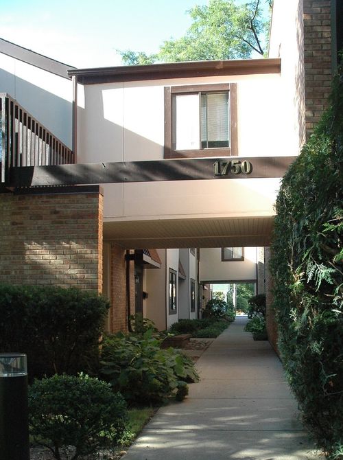 25-1750 Henley St, Glenview, IL, 60025-5408 | Card Image