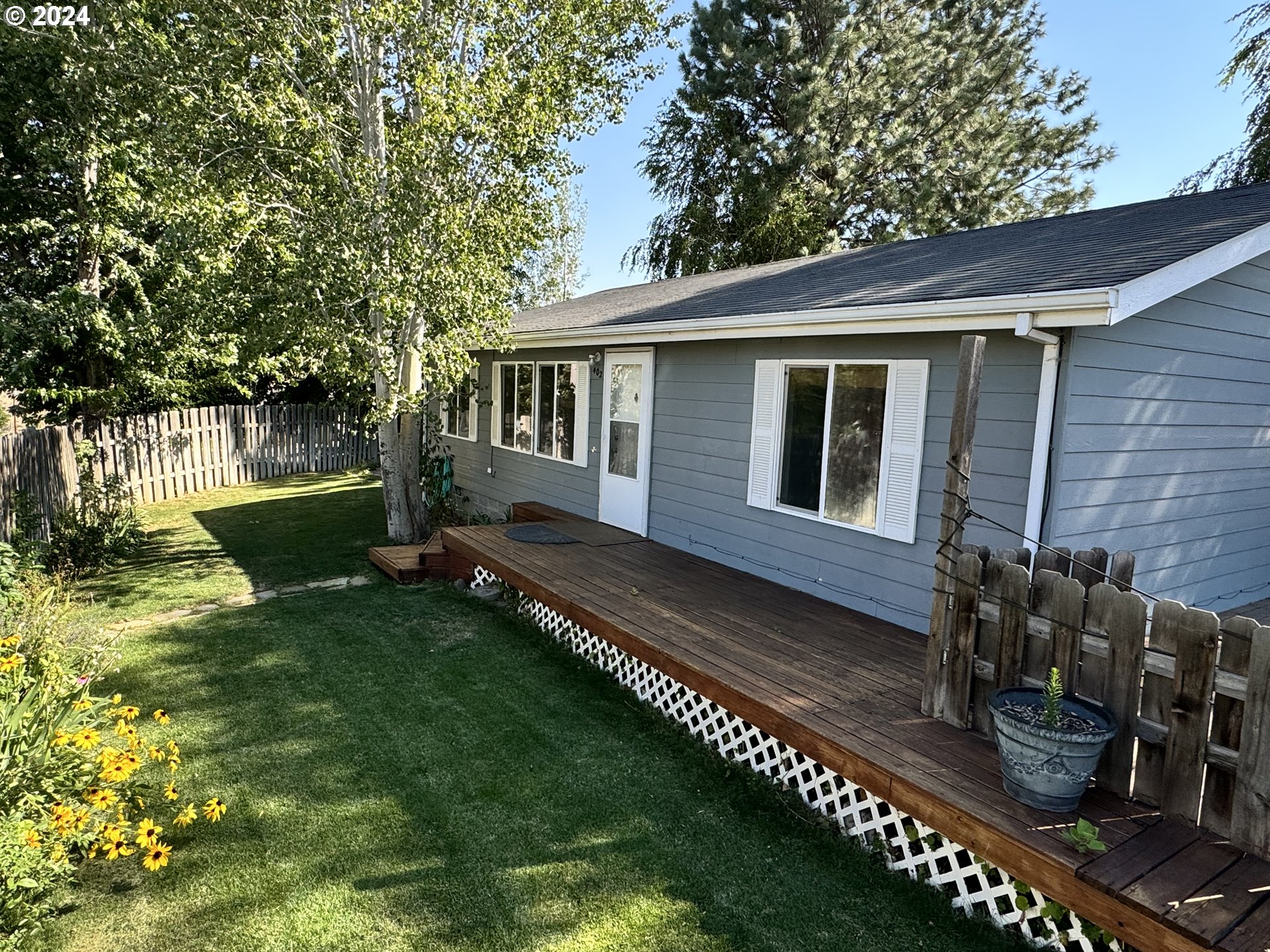 Dufur Ave, Maupin, OR 97037