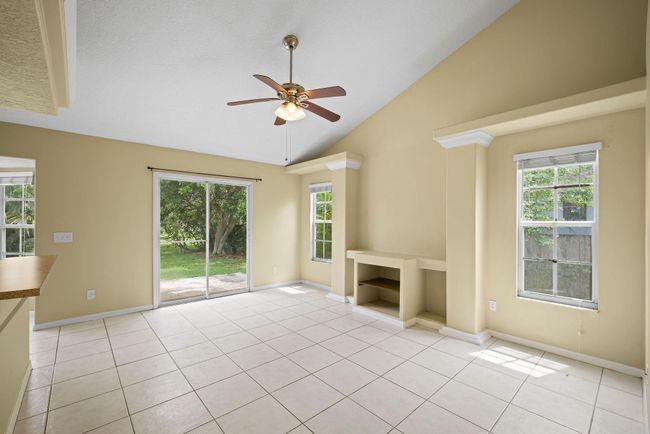 562 Sw Badger Ter, House other with 3 bedrooms, 2 bathrooms and null parking in Port St. Lucie FL | Image 17