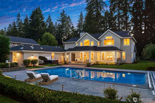 5866 127th Ave Ne, Kirkland, WA, 98033-8766 | Card Image