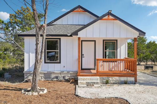 118 Matt Dillon Dr, Bandera, TX, 78003-4955 | Card Image