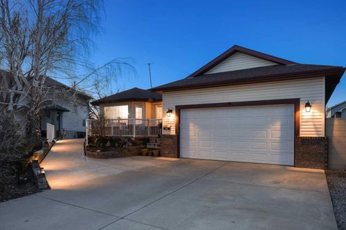 208 Highwood Village Place Nw, High River, AB, T1V1V9 | Card Image