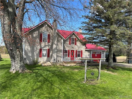 3742 Hermitage Rd, Warsaw, NY, 14569-9747 | Card Image
