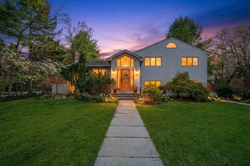54 Oakvale Rd, Waban, MA, 02468-1117 | Card Image