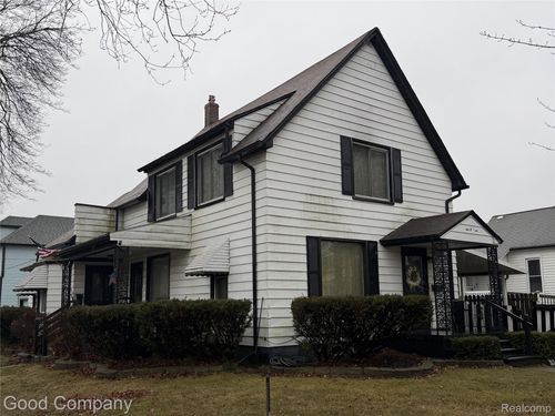 403 Maple St, Wyandotte, MI, 48192-5845 | Card Image