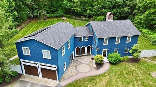 10 Acacia St, Merrimack, NH, 03054-3902 | Card Image