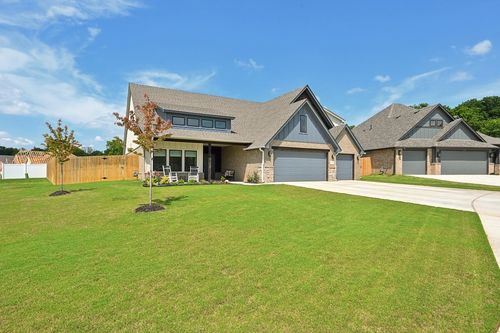 1617 N 72nd St, Broken Arrow, OK, 74014-2558 | Card Image