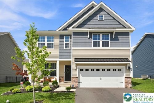 318 Knollwood Dr, Easton, PA, 18040-8792 | Card Image