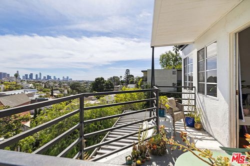 960 Micheltorena Street, Los Angeles, CA, 90026 | Card Image