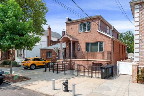 2134 74th St, East Elmhurst, NY, 11370-1104 | Card Image