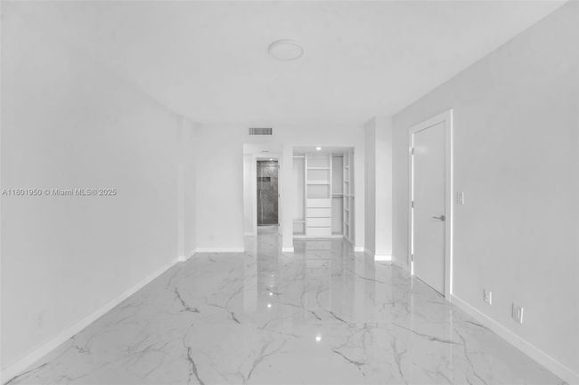 APT-1108 - 20335 W Country Club Dr, Condo with 2 bedrooms, 2 bathrooms and null parking in Aventura FL | Image 16