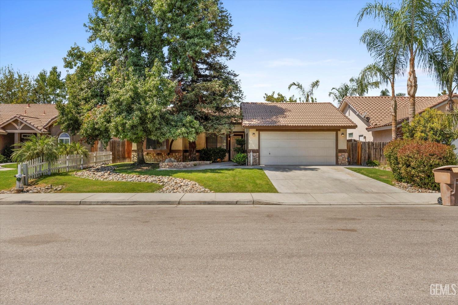 Creamery Ln, Bakersfield, CA 93313