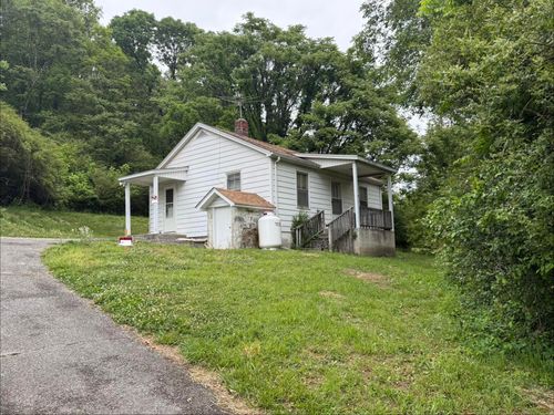 111 Spring Hollow Rd, Troutville, VA, 24175-6386 | Card Image