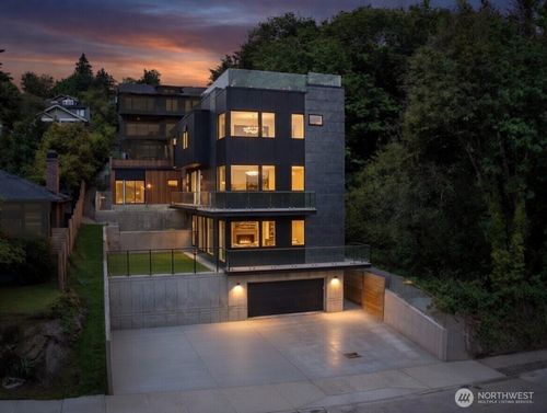 1417 36th Ave S, Seattle, WA, 98144-4006 | Card Image