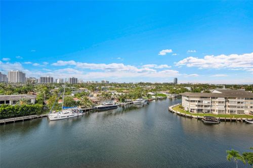 712-401 Golden Isles Dr, Hallandale Beach, FL, 33009-7509 | Card Image
