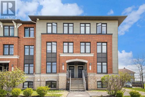 2-2411 Esprit Dr, Orléans, ON, K4A0T4 | Card Image