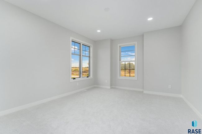 108 N Bryggen Pl, Townhouse with 3 bedrooms, 3 bathrooms and null parking in Sioux Falls SD | Image 24