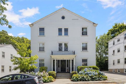 7-11 North Ave, Providence, RI, 02906-5015 | Card Image