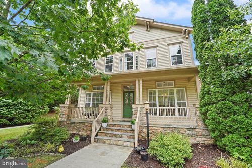 42683 Explorer Dr, BRAMBLETON, VA, 20148-7253 | Card Image