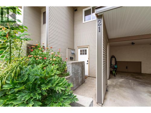 21-1985 Burtch Rd, Kelowna, BC, V1Y4B4 | Card Image