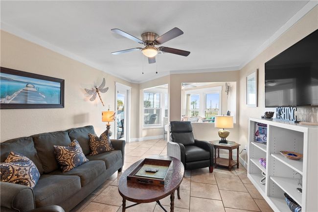UNIT-101 - 6275 State Highway 361, Condo with 2 bedrooms, 2 bathrooms and null parking in Port Aransas TX | Image 10