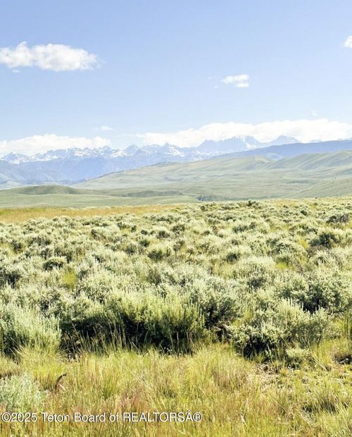 58 Big Loop Rd, Pinedale, WY, 82941-5027 | Card Image