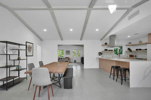 117 Ne 20th St, Wilton Manors, FL, 33305-1096 | Card Image