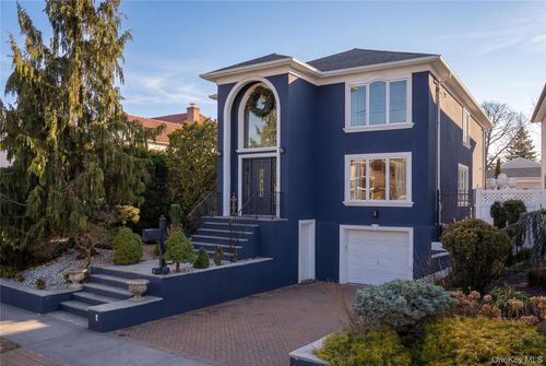 141-16 11th Ave, Whitestone, NY, 11357-2304 | Card Image