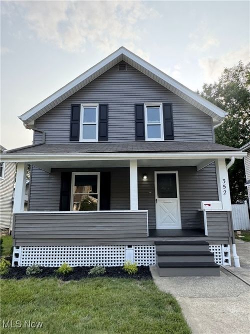 352 N Lyman St, Wadsworth, OH, 44281-1822 | Card Image