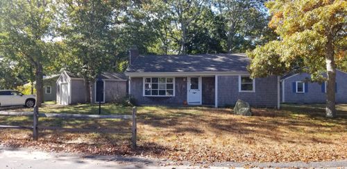 85 Castlewood Cir, Hyannis, MA, 02601-2129 | Card Image