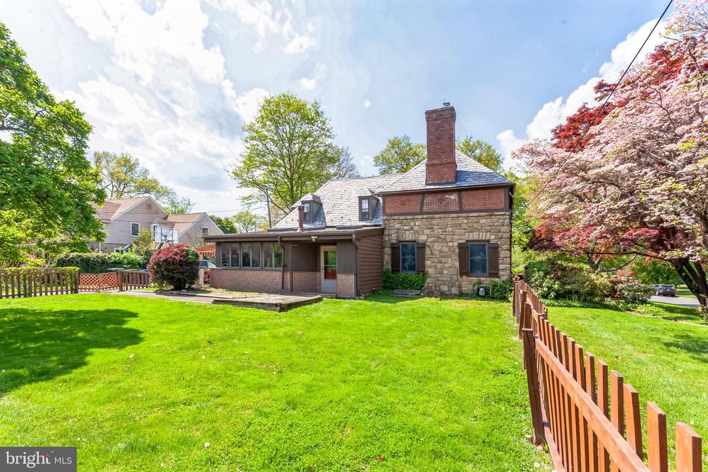 Horace Ave, Abington, PA 19001