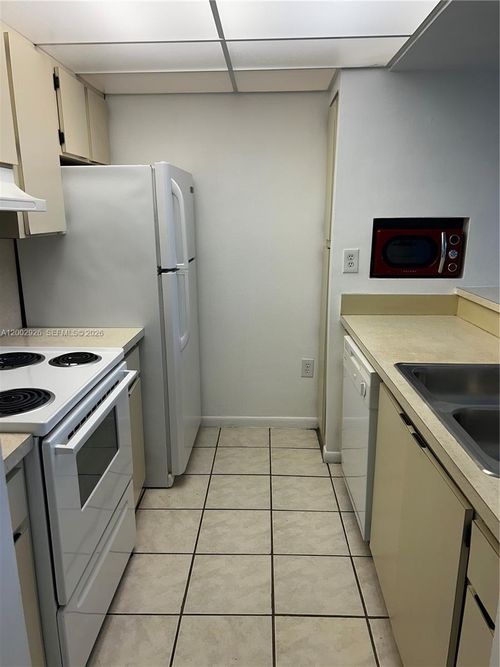 apt-f407-6955 Nw 186th St, Hialeah, FL, 33015-3446 | Card Image