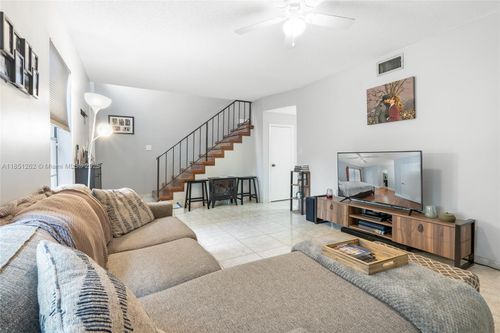 10-3 Laredo Pl, Davie, FL, 33324-5514 | Card Image