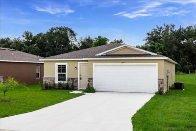 1409 Stone Ridge Circle, House other with 4 bedrooms, 2 bathrooms and null parking in SEBRING FL | Image 1