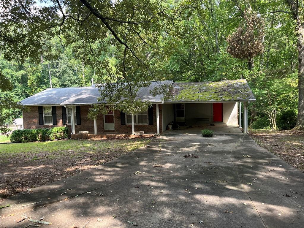 Howell Dr, Canton, GA 30115