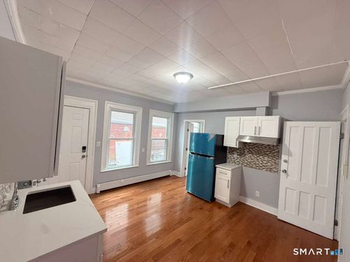 1-276 Pequonnock St, Bridgeport, CT, 06604-3037 | Card Image