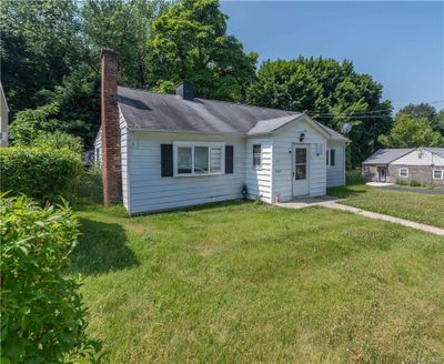 View of front facade featuring a front lawn | Image 3