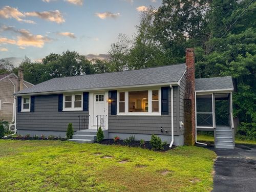 13 Center St, Medway, MA, 02053-1201 | Card Image
