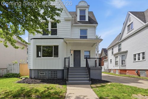 255 Poplar St, Wyandotte, MI, 48192-4646 | Card Image