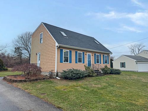 72 Vista Cir, North Kingstown, RI, 02852-5227 | Card Image