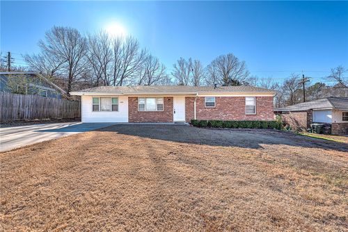 1925 S Custer Ln, Fayetteville, AR, 72701-6775 | Card Image