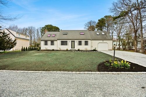 67 Whippoorwill Cir, Mashpee, MA, 02649-4545 | Card Image