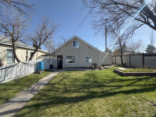 416 21 St, Fort Macleod, AB, T0L0Z0 | Card Image