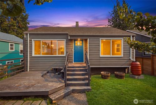 748 S Kenyon St, Seattle, WA, 98108-4326 | Card Image