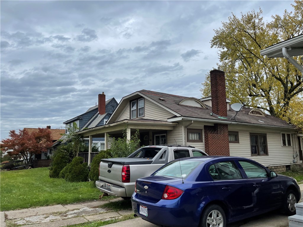 Stambaugh Ave, Sharon, PA 16146