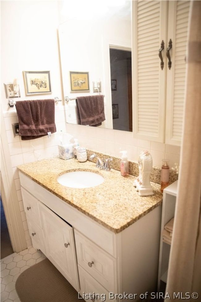 524 W Water St, Home with 3 bedrooms, 3 bathrooms and null parking in Paoli IN | Image 38